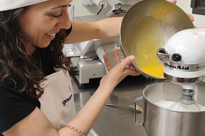 Rome Trastevere: Tiramisù & Gelato Class with Savoiardo Baking - Small-group energy: why up to 10 people works so well