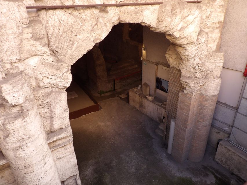 Rome: Trevi Fountain and Navona Square Underground Tour - Rotonda Square Break and the Pantheon View
