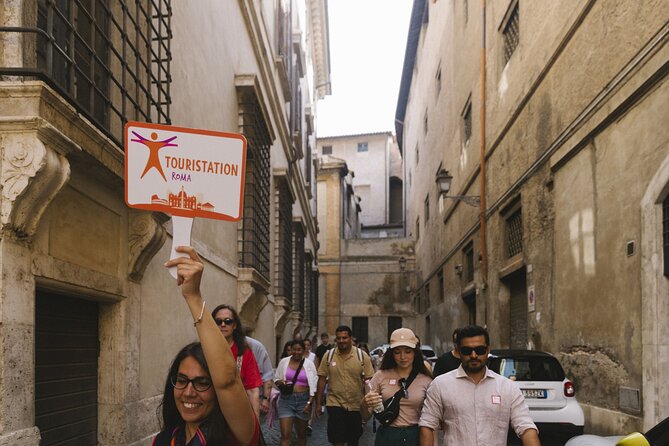 Rome: Trevi Fountain District and Underground Domus Guided Tour - Quick Tips for Getting the Most From the Underground Story