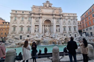 Rome: Trevi Fountain Underground Guided and Walk City Tour - Piazza Navona: your first Rome masterpiece, guided and paced