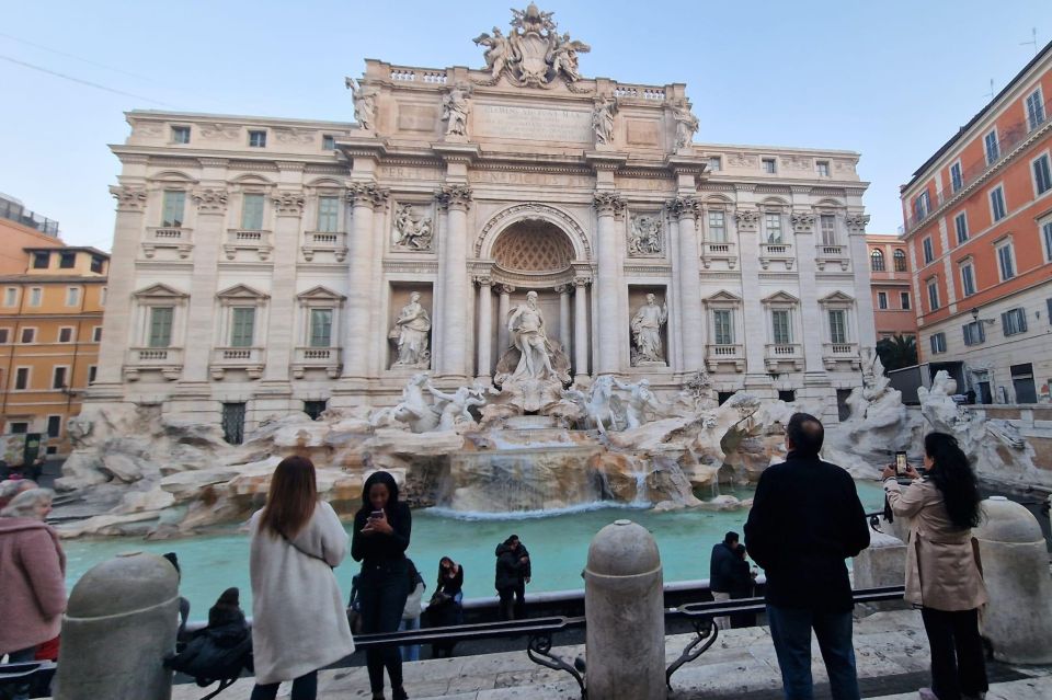 Rome: Trevi Fountain Underground Guided and Walk City Tour - Piazza Navona: your first Rome masterpiece, guided and paced