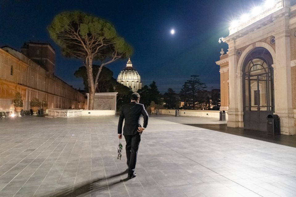Rome: Turning the Lights on at the Vatican Museums - The Timing Advantage: 2 Hours Inside Before the Main Crush