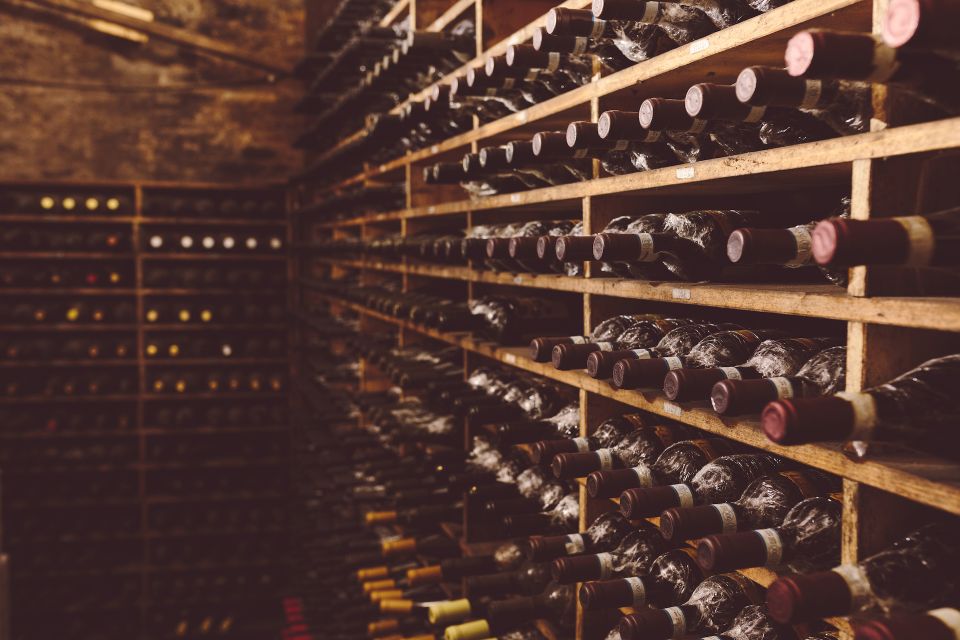 Rome: Twilight Trastevere Food Tour with Wine Tasting - 13 local tastes over 6 stops: how the tour pacing really works