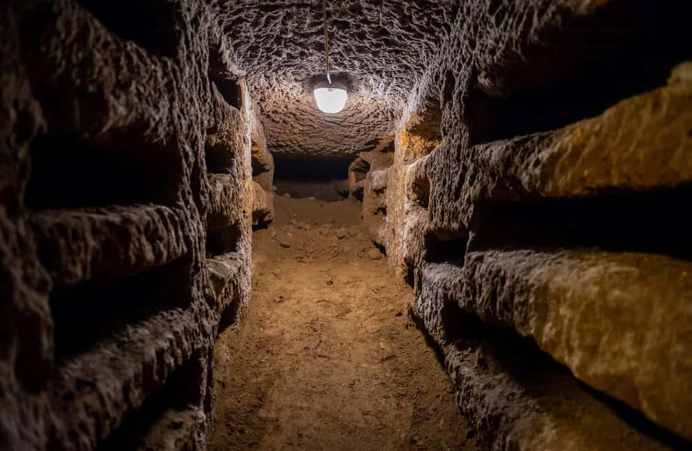 Rome: Underground Catacombs Guided Tour with Transfer - Practical comfort: shoes, water levels, and what to pack