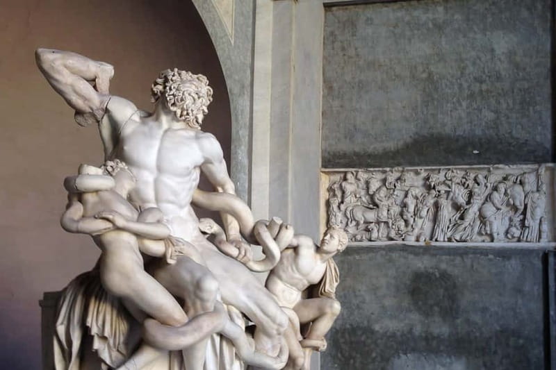 Rome: Vatican Early Morning Private Tour - Octagonal Courtyard and the Belvedere Palace Area