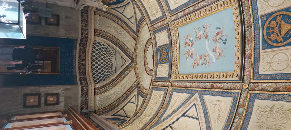 Rome: Vatican Museum and Sistine Chapel Private Tour - Skip-the-line Vatican access with hotel van pickup