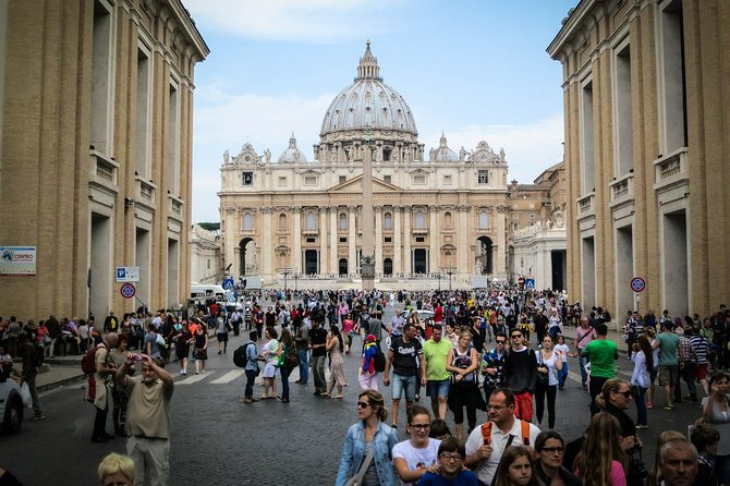 Rome: Vatican Museums Guided Tour with Entry to the St. Peter - Sistine Chapel in 15 Minutes: Seeing Michelangelo Without the Stress