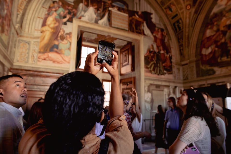 Rome: Vatican Museums & Sistine Chapel Private Evening Tour - Why the Vatican at night is a smart choice