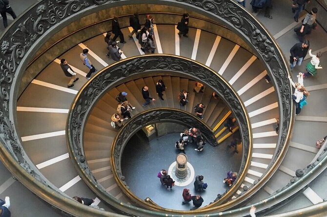 Rome: Vatican Museums & Sistine Chapel Tour & Priority Entry - English guide quality: accredited and small-group makes a difference