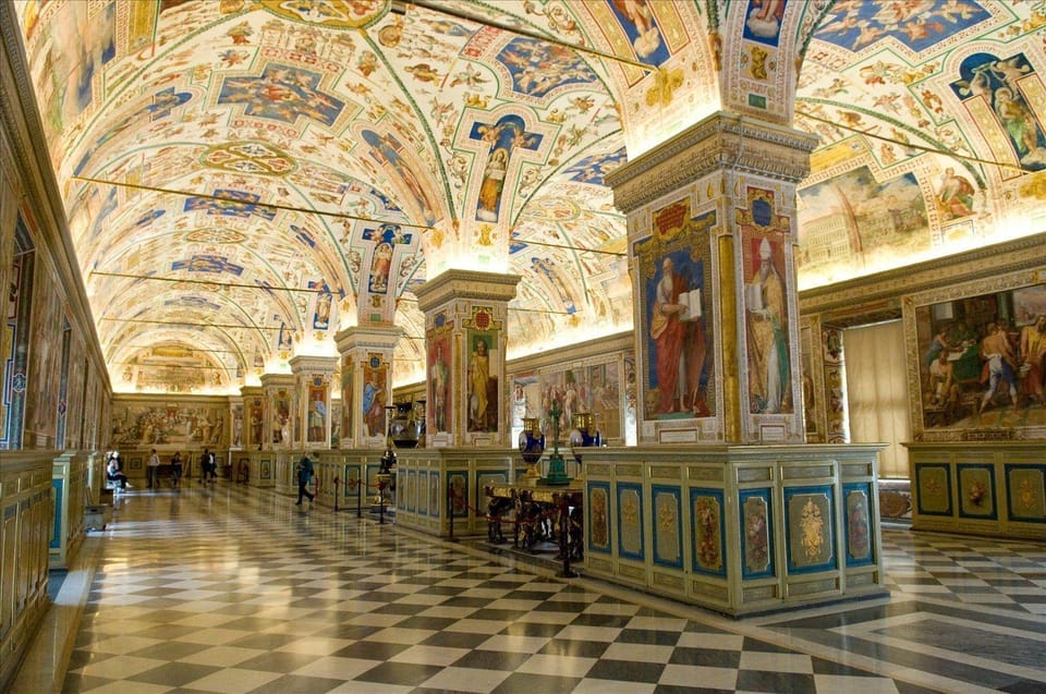 Rome: Vatican Museums Sistine Chapel with priority admission - Cortile dellArmatura: your first glimpse of Vatican space
