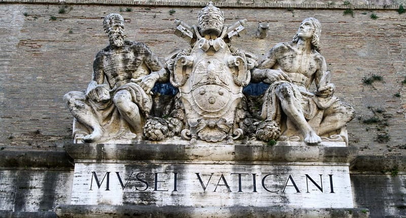 Rome: Vatican, Sistine & St. Peter's Fast Track Private Tour - Sistine Chapel: silence, no photos, and what a good guide fixes