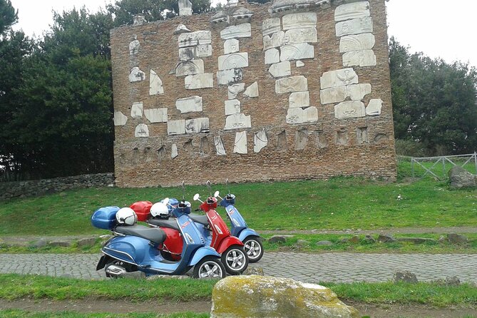 Rome Vespa Primavera 125 cc Rental - 48 Hours Rental - The Vespa handover: what you should check before you head out