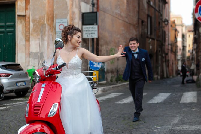 Rome Vespa Scooter Tour with Professional Photographer - Bocca della Verità: A Photo Stop With a Legend