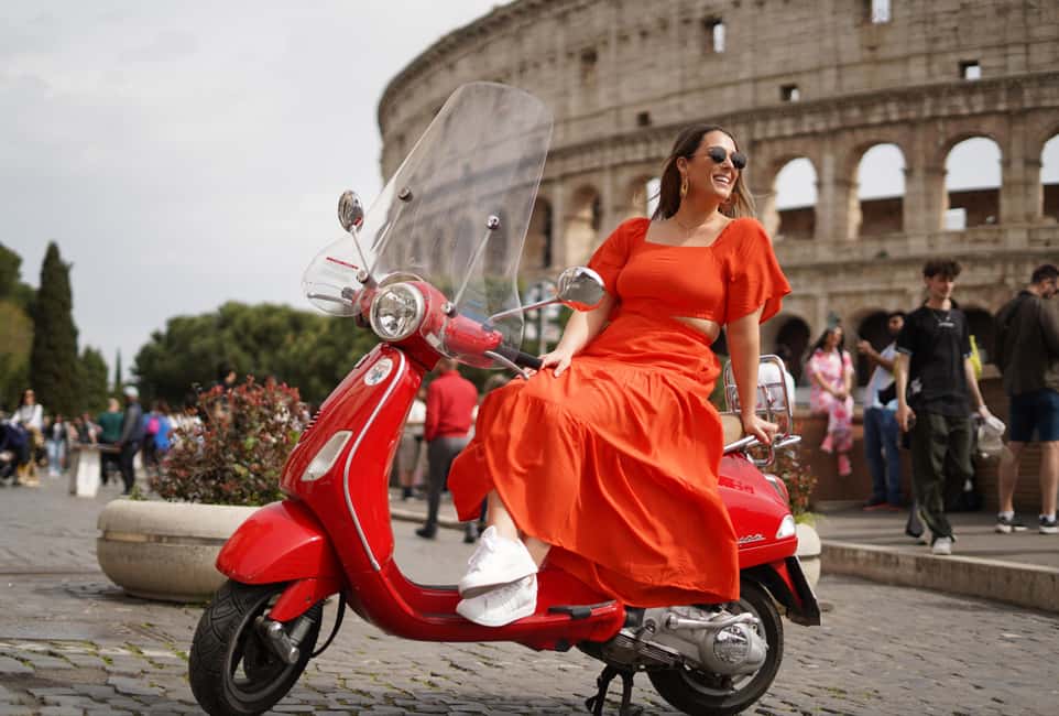 Rome: Vespa Sightseeing Tour with 25 Professional Pictures - Getting started at Cafe Roma and rolling out on Via del Colosseo