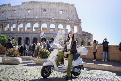 Rome Vespa tour with Pro Photographer - Colosseum: the quick stroll where photos actually work