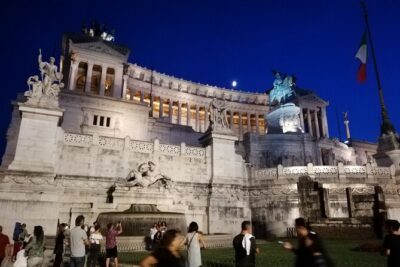 Rome Vittoriano Capitol Hill and Aracoeli Guided Tour with Maria - The fountain warm-up: Fontana della Pigna and Fontana dell’Adriatico