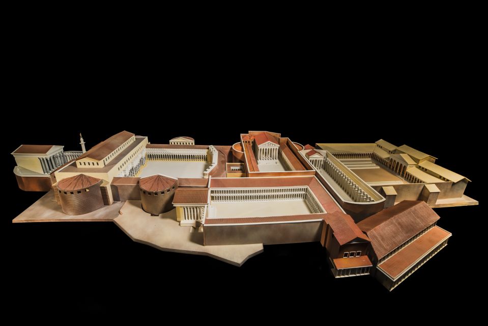 Rome: Welcome To Rome Immersive Multimedia Show - 27 minutes of Rome on walls, ceilings, and a glowing floor model