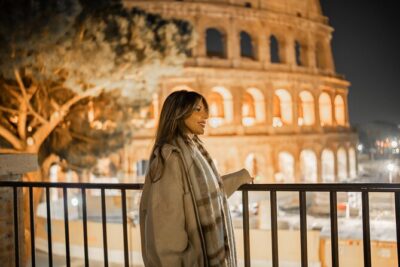 Rome with Professional Photographer - Colosseum posing: where your shoot starts big