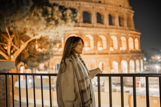 Rome with Professional Photographer - Colosseum posing: where your shoot starts big