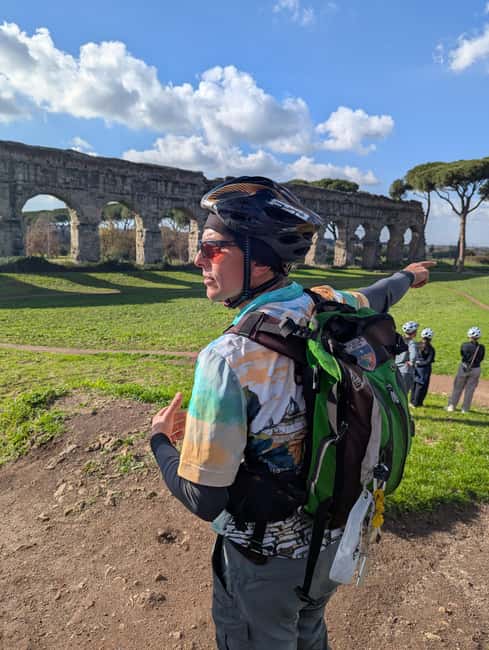 Rome:Appian Way E-bike Tour, Catacombs, Aqueducts & Transfer - Aqueducts Park: Roman engineering you can actually see while moving
