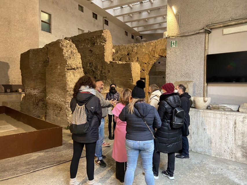 Rome:CityCenter Hidden Highlights Guided Walking Tour German - Trevi Fountain on foot: the classic stop, done in sequence