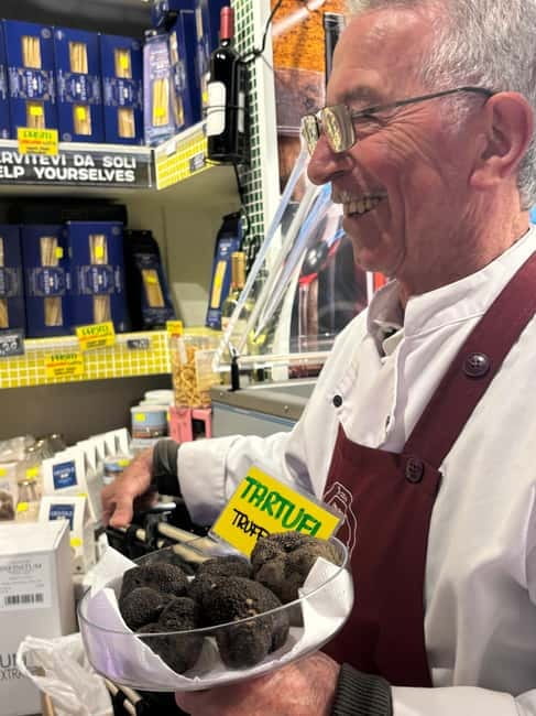 ROME:Hands-On Lasagna & Marsala Tiramisu Cooking Experience" - Who should book this lasagna and tiramisu class?
