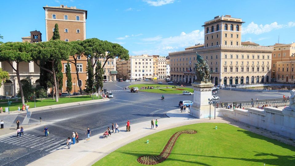 Rome+Jubilee Audioguide - TravelMate app for your smartphone - Piazza Venezia, Vittoriano, and Ara Coeli: when Rome turns into a view