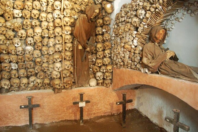 Rome’s Bone Chapel and Catacombs: Skulls, Crypts and City Ride - Key things I’d zero in on before booking