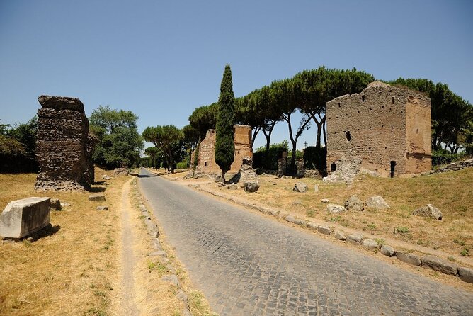 Rome’s Bone Chapel and Catacombs: Skulls, Crypts and City Ride - Rome’s Hop-On Hop-Off bus: a smart way to finish the day