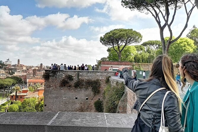 Rome’s Top Highlights by Luxury Golf Cart - Piazza Venezia to the Pantheon Dome: Monument to Afterglow