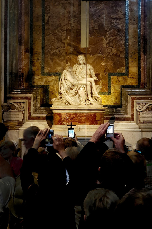 Rome:St. Peter's Basilica Tour, Exclusive Underground Access - Meet at Piazza Risorgimento and get your bearings fast