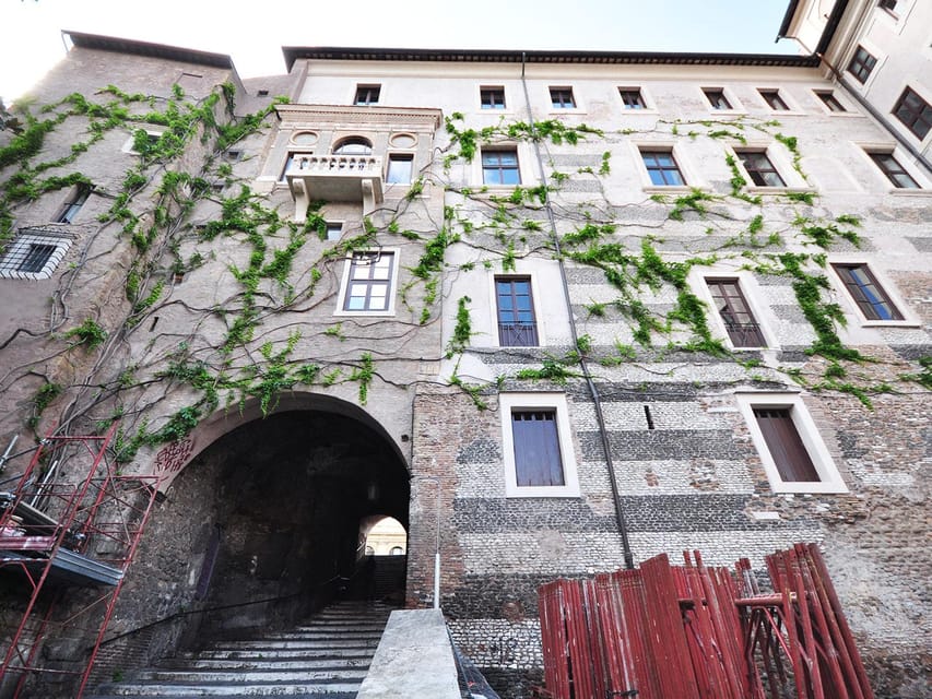 Rome:"The Scandalous Life of The Borgia Family" Walking Tour - How the secret-passage stories shape the walk