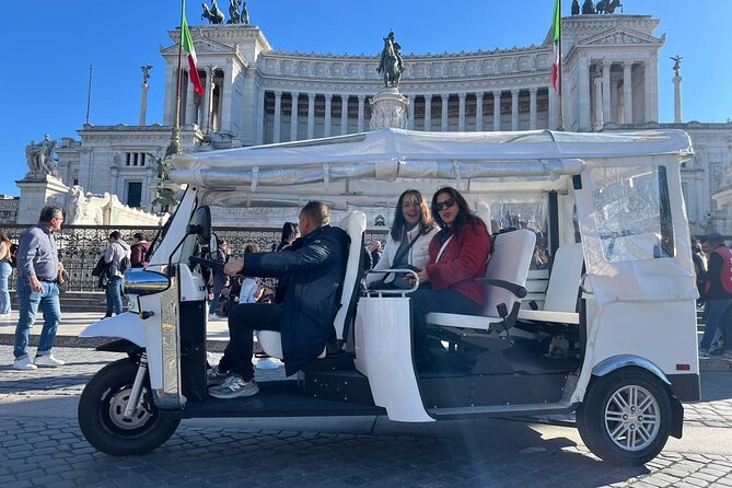Rome:Tuk-Tuk Private Tour of the City Center - Circo Massimo and the Roman Forum Area: A Green Break