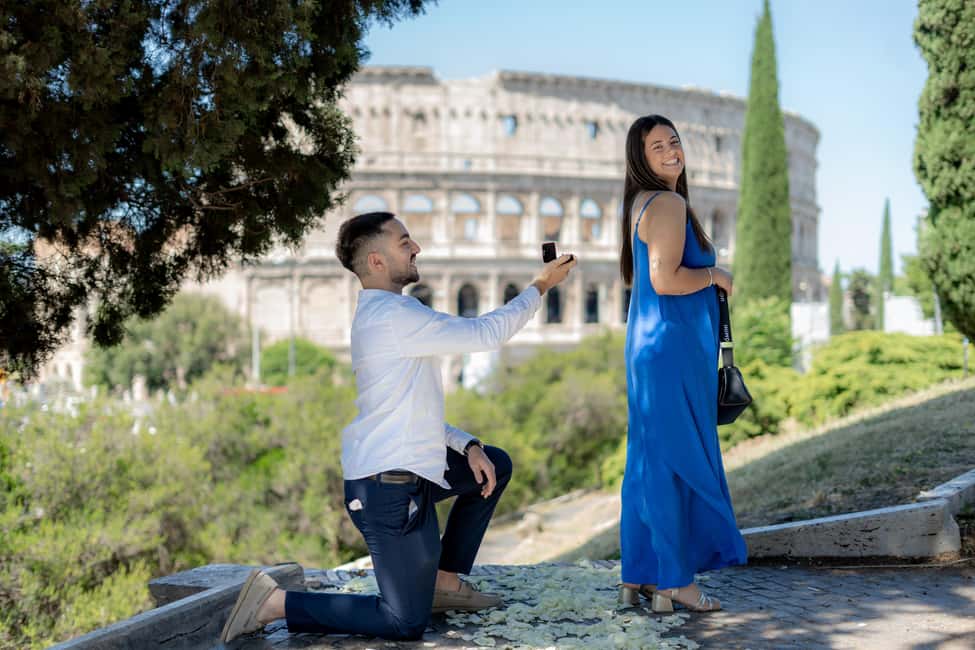 Secret Proposal Photoshoot in Rome + Reel - A secret proposal photoshoot in Rome that stays discreet