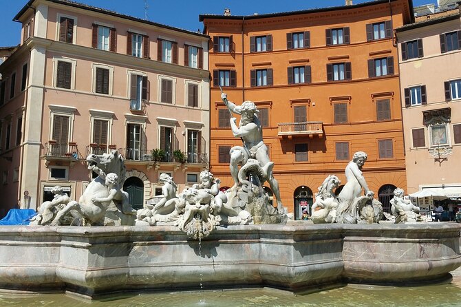 Semi Private Art Tour: Michelangelo, Bernini & Borromini - Fontana della Barcaccia and the walk to Piazza di Spagna