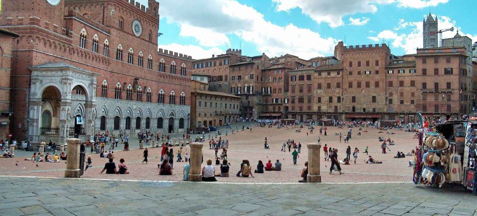 Siena & San Gimignano Day Tour & Wine Tasting from Rome - San Gimignano: UNESCO walls, narrow lanes, and Vernaccia