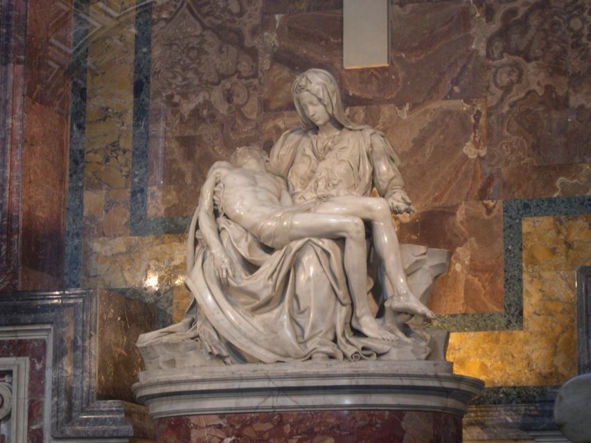 Sistine Chapel and Vatican Museums Skip-the-line Ticket - From the meeting shop to security: what your first hour feels like