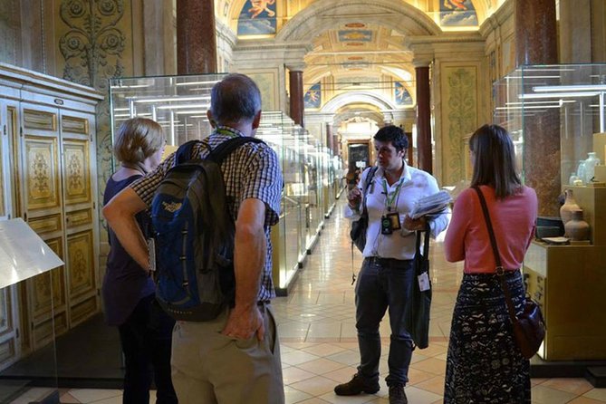 Sistine Chapel @ its best! First time slot Vatican Museums access - Meeting point and the walk that sets up your day