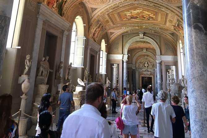 Sistine Chapel Morning Tour with Vatican Museums Galleries & Raphael Rooms - Where you meet and how the route ends near St Peter’s