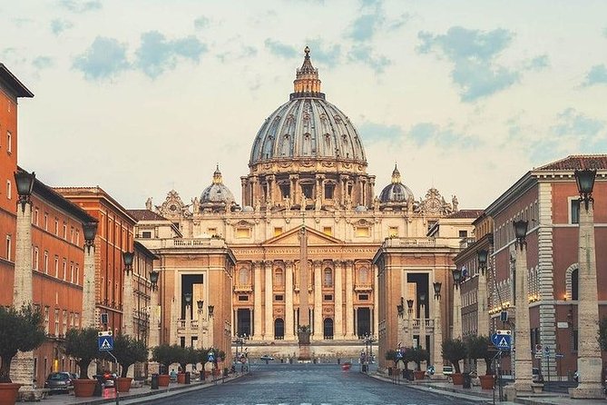 Sistine Chapel Morning Tour with Vatican Museums Galleries & Raphael Rooms - How the guide (and group size) changes your whole day