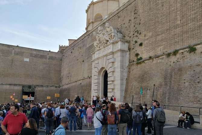 Skip-The-Line: Sistine Chapel & Vatican Tour with A Guide - Sistine Chapel First: The Best Kind of Quiet