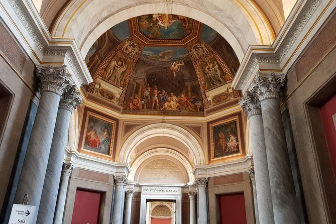 Skip the Line Vatican Guided Tour with Sistine Chapel and St. Peter's Basilica - When the Route Changes: Wednesdays and Religious Closures