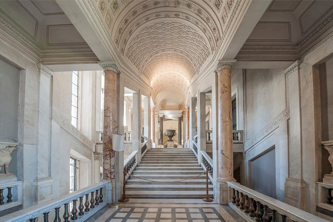 Skip the Line Vatican Guided Tour with Sistine Chapel and St. Peter's Basilica - Group Size, Audio, and Why the Guide Matters