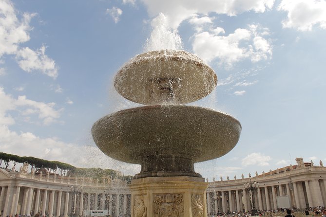 Skip the line Vatican Museum and Sistine Chapel Guided Tour - Sistine Chapel first: what 20 minutes gives you