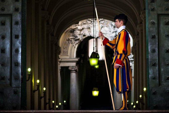Skip the line Vatican Museum and Sistine Chapel Guided Tour - Cortile del Belvedere: High Renaissance architecture in a courtyard