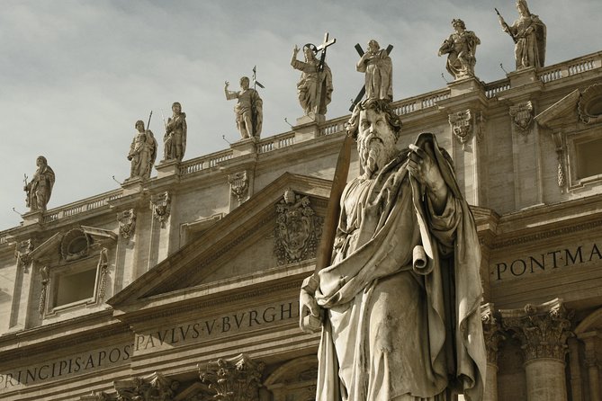 Skip the Line: Vatican Museums & Saint Peter - Private Tour - Pio-Clementino Museum: Ancient Sculpture in Papal Splendor