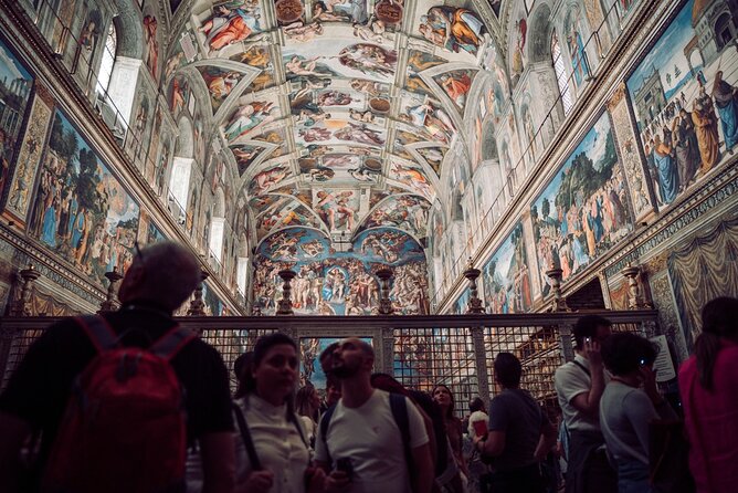 Skip the line Vatican & Sistine Chapel Tour - Hearing the guide: why headsets matter in the crowds