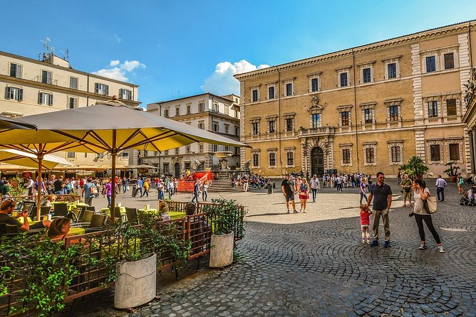 Skip-the-line Villa Farnesina and Raphael's Paintings private tour led by a local guide - Villa Farnesina: the Rome art stop that feels calmer