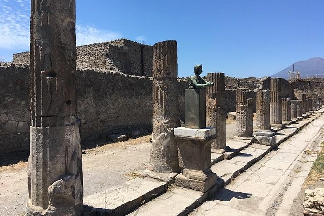 Small-Group Full-Day Pompeii, Positano and Amalfi Coast from Rome - Should You Book This Small-Group Pompeii and Amalfi Day Trip?