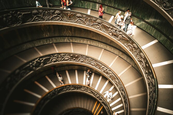 Small Group Guided Tour of St Peter Basilica and Cupola - Vatican Grottoes: quiet time under St. Peter’s